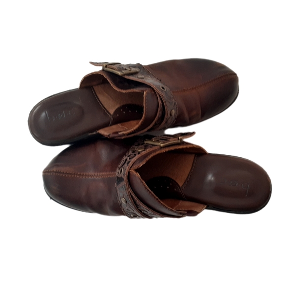 Boc Karley Tooled Leather Clog - Picture 5 of 6